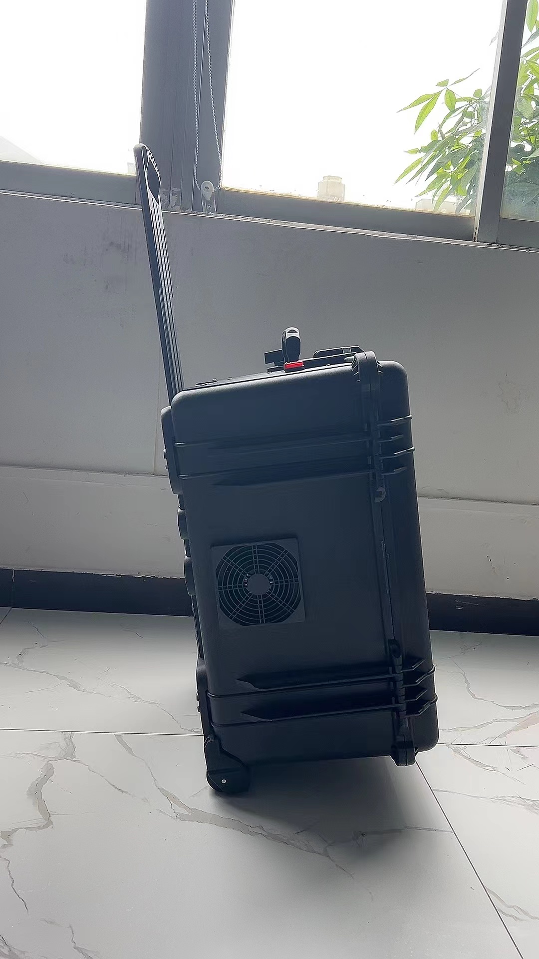 凤城手拉箱型移动通信干扰器